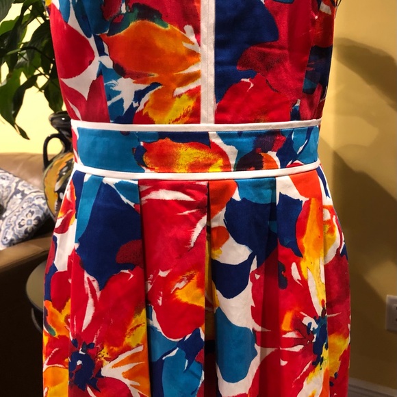 Ellen Tracy bright floral dress w/pockets-Sz 8 - Picture 3 of 12